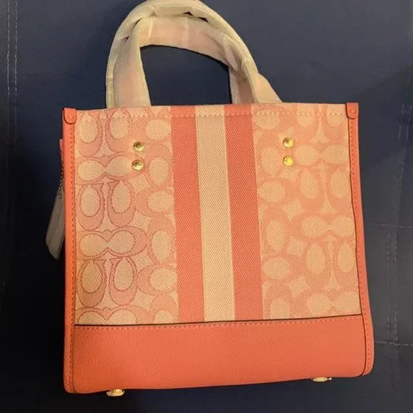 Coach Dempsey 22 Tote bag - Picture 2 of 6